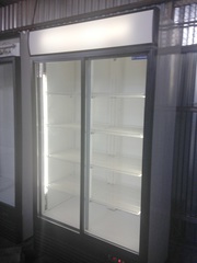 Шкафы купе холодильные со стеклянными дверьми,  витрина холодильник
